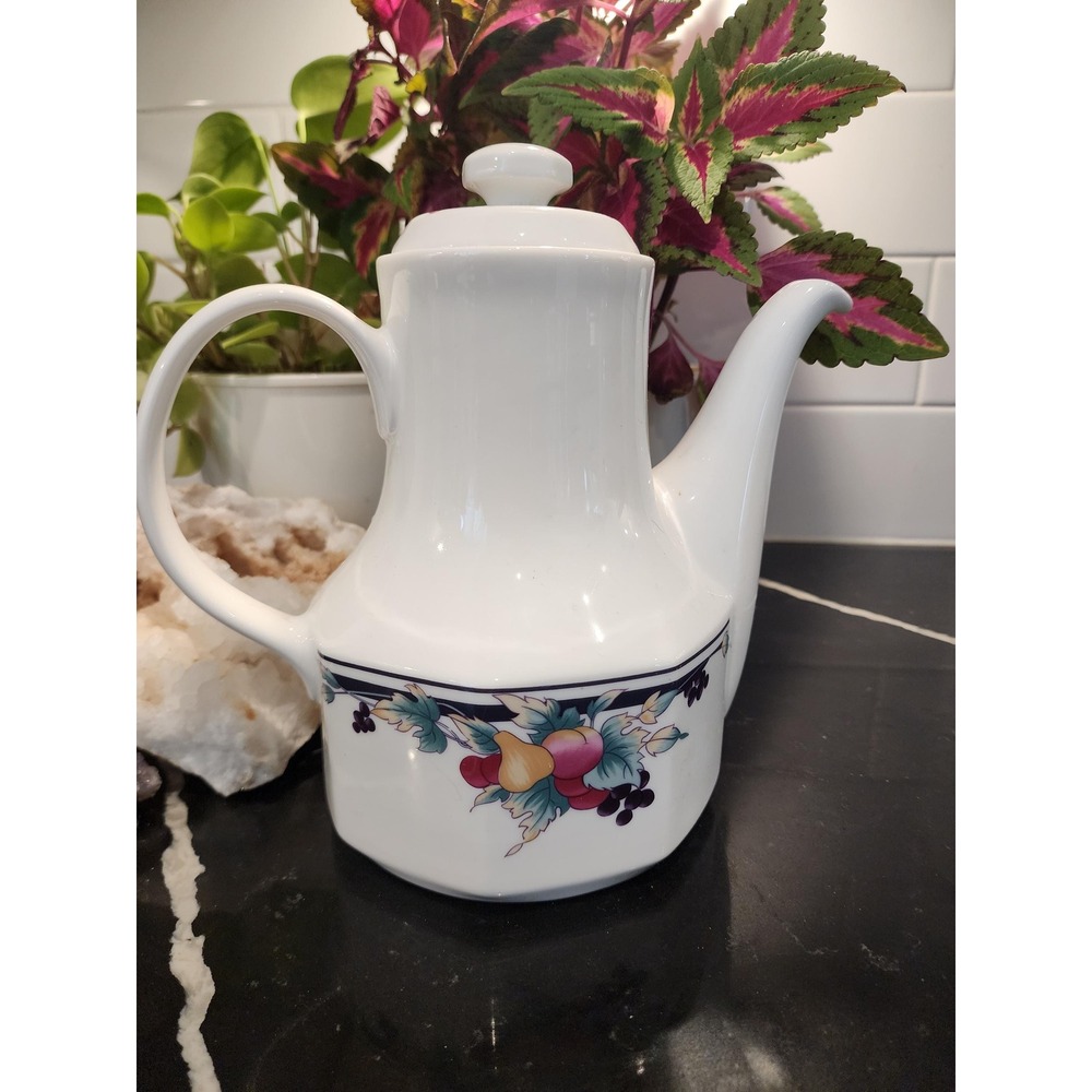 Vintage Royal Doulton Autumns Glory Teapot Fine Bone China TC1118 England 1981